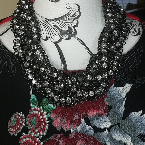 Bodeau, 0032 blk floral top w/bell sleeves, size M - Picture 6 of 7